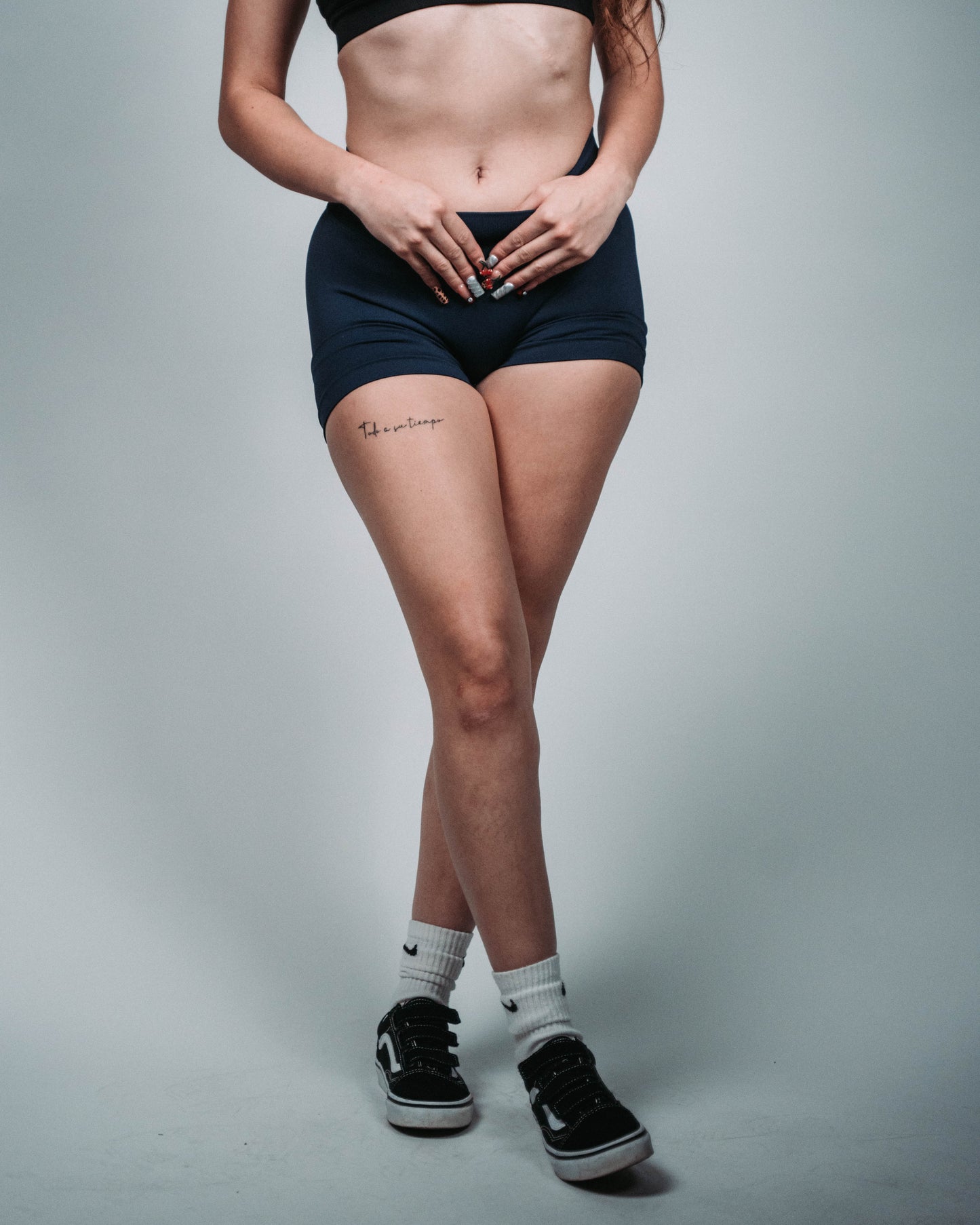 CLASSIC SCRUNCH SHORTS- NAVY