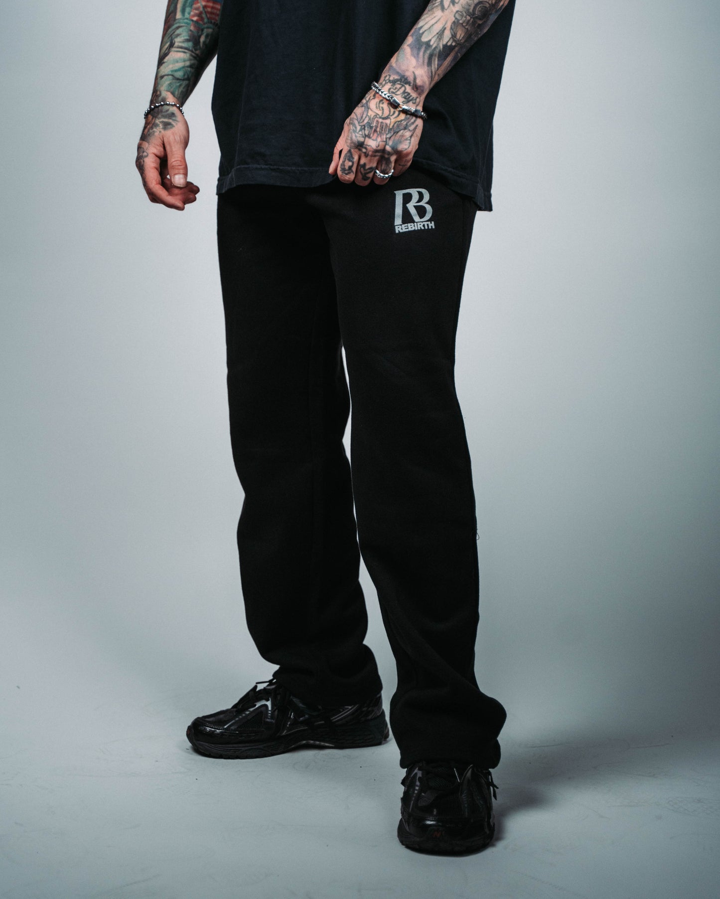 'RB' OVERSIZED FIT SWEATPANTS - BLACK